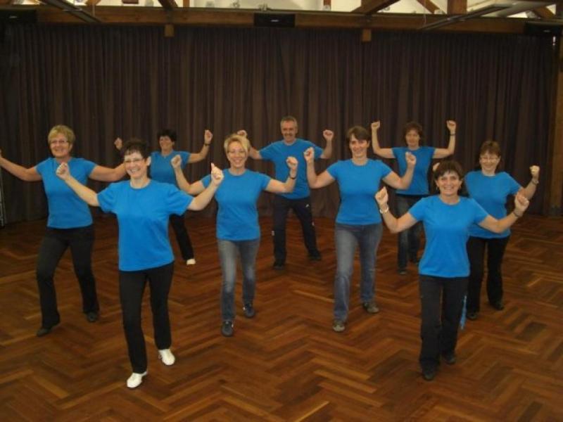 Gruppen-/Linientänze für Solotänzer