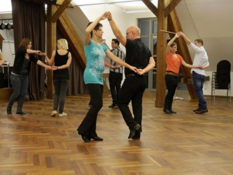 Schüler- und Jugendtanzkurs